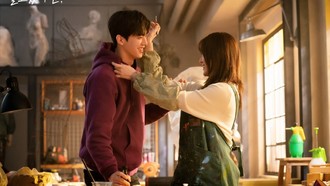 8 Cara Menyadarkan Teman yang Cinta Buta, Tanpa Merusak Persahabatan