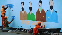 Lewat karya Mural, masyarakat dihimbau untuk tetap menerapkan protokol kesehatan. Untuk jarak antar sesama, sering cuci tangan, dan selalu gunakan masker setiap ke luar rumah. Dengan demikian pencegahan dalam memutuskan rantai penyebaran Covid-19 bisa dilakukan bersama.