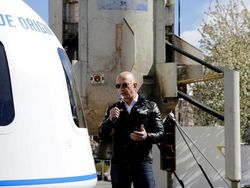 Wujud Roket Orang Terkaya yang Disebut Mirip Kelamin