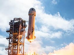 Wujud New Shepard, Roket yang Akan Bawa Orang Terkaya ke Antariksa