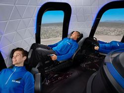 Wujud Roket Orang Terkaya yang Disebut Mirip Kelamin