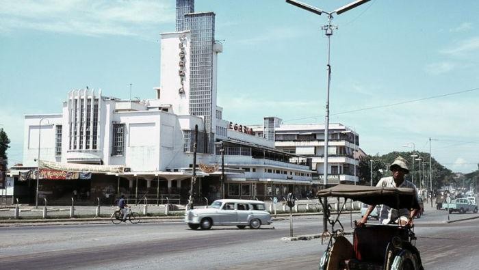 Nostalgia Kota Jakarta Tempo Dulu Tanggal 22 Juni diperingati sebagai HUT DKI Jakarta. Memasuki usia ke 494 berbagai perubahan pun terjadi di Ibu Kota. Yuk lihat lagi potret lawas Kota Jakarta.