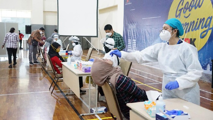 Pegawai KPK Tes Antigen di Tengah Kasus Corona Meningkat