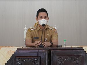 Bupati Kendal dan Istrinya, Chacha Frederica Positif Corona