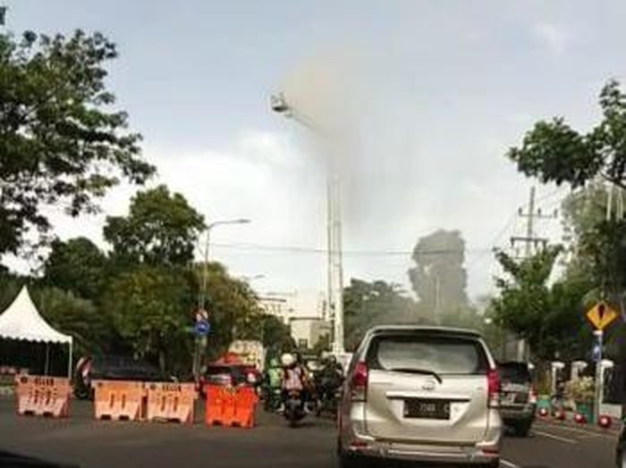 Pendemo dari Madura Bubar dan Disemprot Disinfektan
