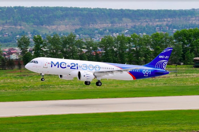 Peswat Irkut MC-21buatan Rusia