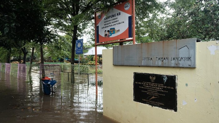 RPTRA Taman Jangkrik Jaksel Terendam (Foto: Andhika/detikcom)