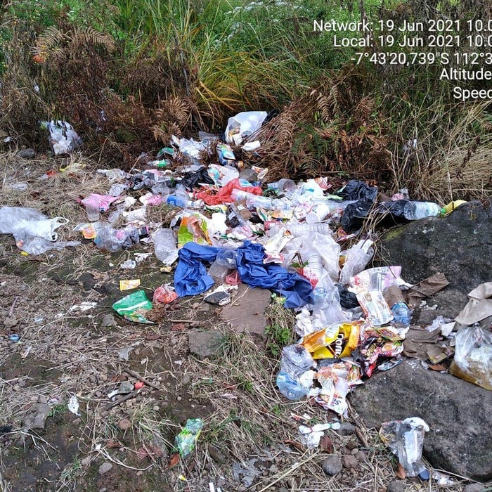 Sampah di Gunung Arjuna