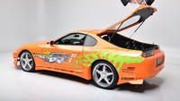 Hadir juga grafis Gladiator Nuklir pada kedua sisi mobil. Foto: Dok. Barrett-Jackson