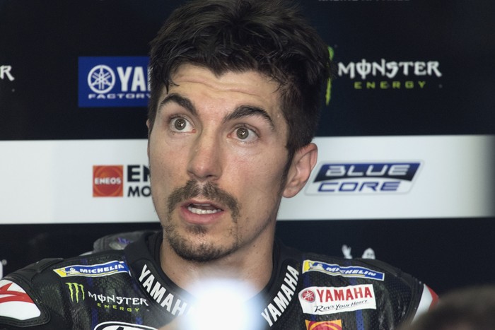 HOHENSTEIN-ERNSTTHAL, GERMANY - JUNE 18: Maverick Vinales of Spain and Monster Energy Yamaha MotoGP Team  
 speaks in box during the  MotoGP of Germany - Free Practice at Sachsenring Circuit on June 18, 2021 in Hohenstein-Ernstthal, Germany. (Photo by Mirco Lazzari gp/Getty Images)