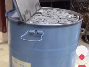 Viral Wanita Nabung di Drum, Saat Dibongkar Jumlah Uangnya Bikin Mupeng