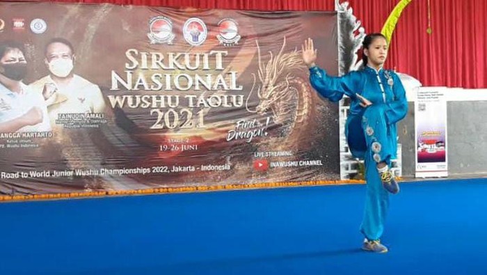 Cecilia Celine Wijaya Rebut Emas di Sirkuit Nasional Wushu Taolu Seri II/2021