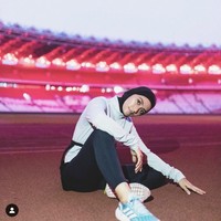 Ayudia Bing Slamet dari namanya sudah pasti orang tahu dia merupakan aktris keturunan Bing Slamet. Ayah Ayudia Hilmansyah Bing Slamet adalah anak dari Bing Slamet, artis dan seniman Betawi yang melegenda. Ayudia juga dikenal sebagai keponakan Adi Bing Slamet. Foto: Instagram