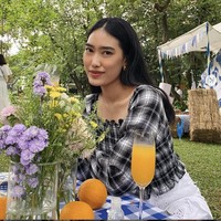 Alika Islamdina merupakan aktris keturunan Betawi yang memilki paras Indonesia banget. Alika yang seorang penyanyi ini juga dikenal sebagai keponakan Alya Rohali. Foto: Instagram