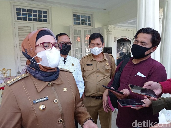 Bupati Indramayu Nina Agustina