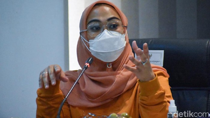 Bupati Karawang perintahkan bentuk tim khusus penanganan COVID-19 varian Delta