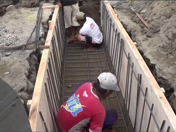 Bupati Kediri Hanindhito Himawan Pramana terus melakukan terobosan program dan pembangunan infrastruktur.