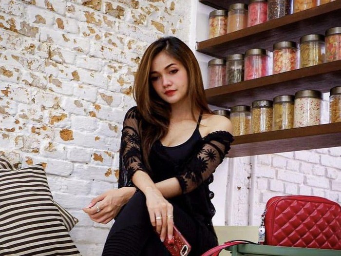 Cantiknya Kartika Berliana, Presenter Olahraga yang Doyan Donat