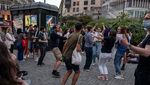 Corona Mereda, Warga Paris Asyik Hadiri Festival Musik Tanpa Masker