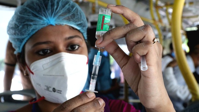 Covid-19: India umumkan vaksinasi 8 juta orang dalam satu hari, mengapa baru dikebut sekarang?