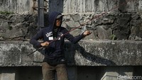 Angka kasus COVID-19 di DKI Jakarta hingga kini terus melonjak dan memburuk.  