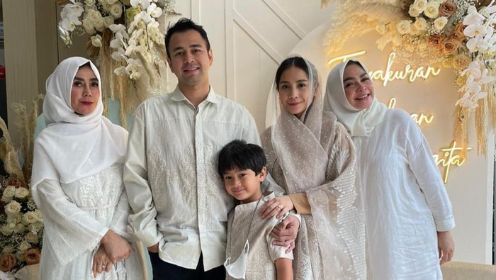 Empat Bulanan Nagita Slavina