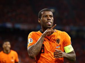 Messi Pergi, Wijnaldum Harus Bersyukur Gagal Gabung Barca