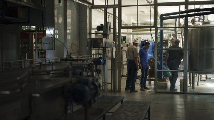 Ini Biang Kerok Penyebab Pabrik Pepsi di Gaza Tutup Pabrik Pepsi di Kota Gaza ditutup dan berhenti operasi. Penutupan itu dilakukan karena terdampak pembatasan yang dilakukan Israel di Jalur Gaza.
