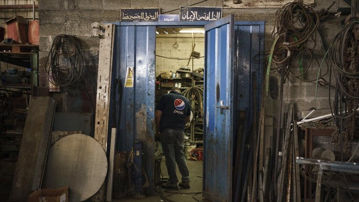 Ini Biang Kerok Penyebab Pabrik Pepsi di Gaza Tutup Pabrik Pepsi di Kota Gaza ditutup dan berhenti operasi. Penutupan itu dilakukan karena terdampak pembatasan yang dilakukan Israel di Jalur Gaza.