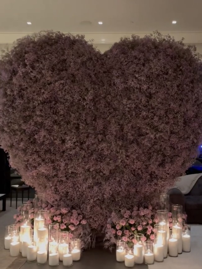 Dalam rangka Hari Ayah kemarin, aku mau berbagi beberapa momen spesial, tulis perempuan 23 tahun itu kepada 242 juta pengikutnya.(Foto: Instagram/@kyliejenner)