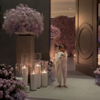 Selain bunga matahari, Kylie Jenner juga memilih bunga mawar hingga daisy untuk merayakan momen spesial tersebut. (Foto: Instagram/@kyliejenner)