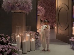 Bikin Takjub, Rumah Kylie Jenner Penuh Bunga Demi Travis Scott di Hari Ayah