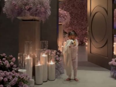 Bikin Takjub, Rumah Kylie Jenner Penuh Bunga Demi Travis Scott di Hari Ayah