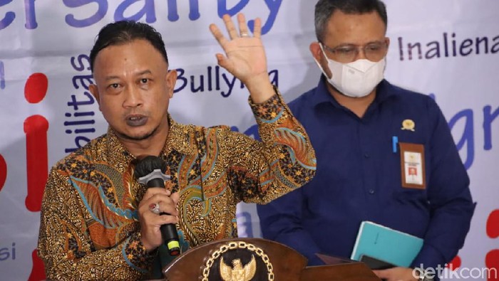 Kepala BKN, Bima Haria Wibisana dan Komisioner Komans HAM Chorul Anam jumpa pers di Kantor Komnas HAM