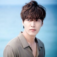 Lee Min Ho kembali membintangi drama Korea setelah absen selama tiga tahun. Pada 2016, ia membintangi Legend of the Blue Sea dan dipasangkan dengan Jun Ji Hyun yang jadi putri duyung. Foto: dok SBS