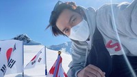 Lee Min Ho juga akan beradu akting dengan aktris pemenang Oscar Yoon Yuh Jung. (Foto: dok. Instagram @actorleeminho) 