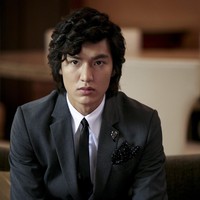 Alumni Universitas Konkuk ini meraih popularitasnya dengan pesat saat membintangi drama Korea Boys Before Flowers. Ia berperan sebagai Gu Jun Pyo, pewaris Shinhwa Group yang arogan. Foto: dok KBS2