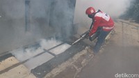 Dengan dilakukannya fogging diharapkan dapat mencegah berkembang biaknya nyamuk Aedes agegypti. 
