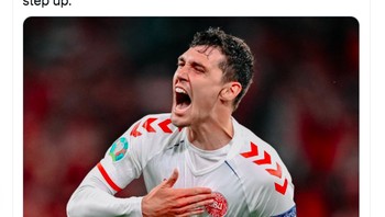 Pemain Denmark harus bangkit dan mereka melakukannya dengan hebat. Foto: Twitter