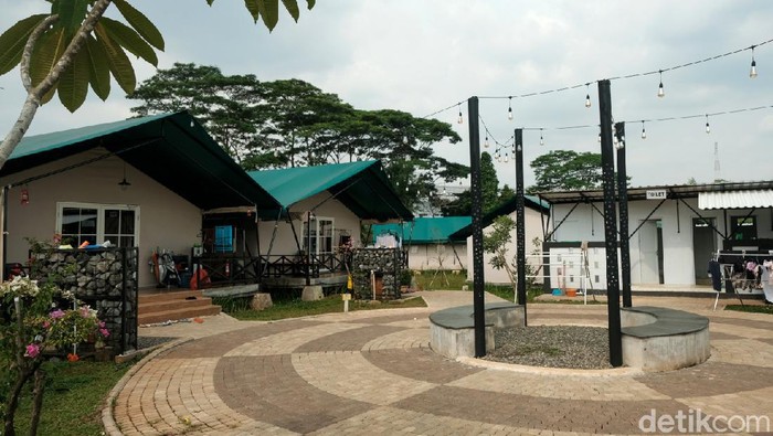 Rumah Lawan COVID Tangsel yang berkonsep glamping kini menampung pasien COVID-19 bergejala ringan. Ada 231 pasien yang menghuni Glamping Rumah Lawan COVID Tangsel.