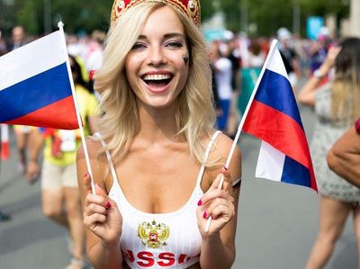 Kisah Para Suporter Bola Cantik yang Jadi Viral, Ada yang Dituduh Artis Porno