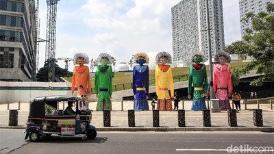 Ondel-ondel Raksasa Ramaikan HUT DKI Jakarta ke-494
