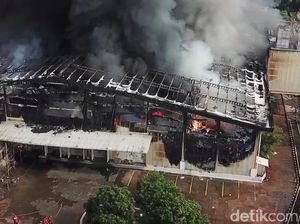 Pabrik Nugget di Purwakarta Ludes Terbakar