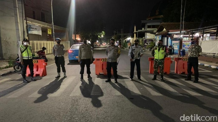 Pemkot Pasuruan mengambil sejumlah langkah menyusul naiknya kasus COVID-19 di klaster ziarah. Langkah yang diambil bertujuan membatasi meluasnya penularan.