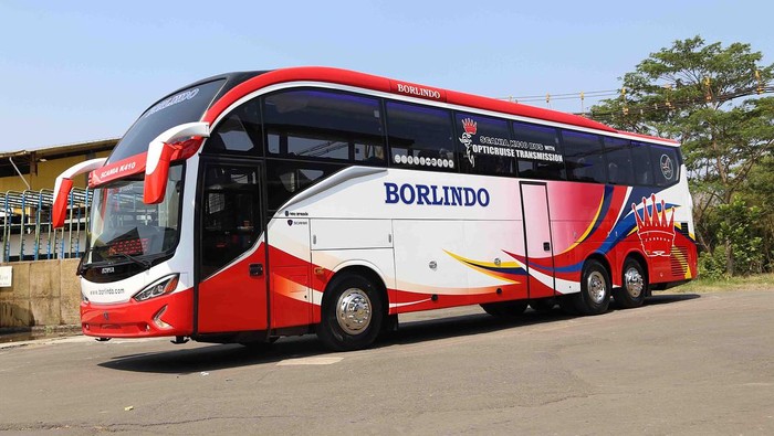 PO Borlindo asal Makassar (Sulawesi) menggunakan sasis bus premium