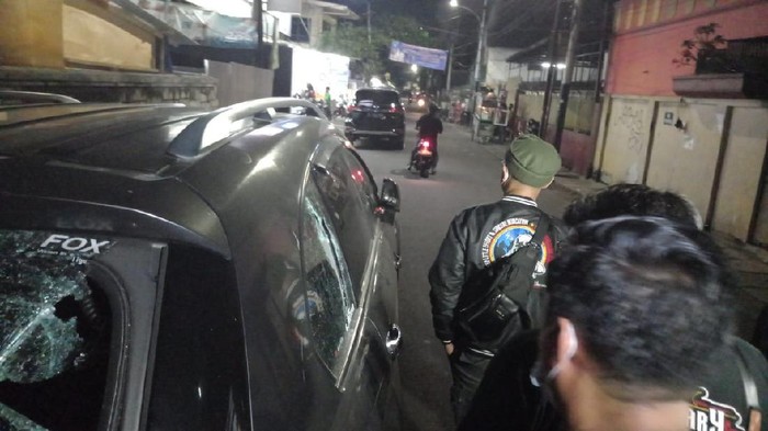 Polisi olah TKP penembakan di Taman Sari Jakbar
