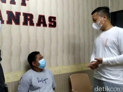 Pria Garut Ini Bacok Teman Gegara Ibunya Diacungi Golok