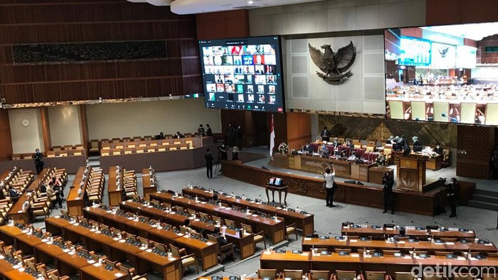 Rapat paripurna DPR, Selasa (22/6/2021).