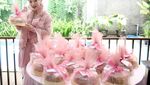 Urus Anak Sambil Asyik Makan Enak, Zaskia Gotik Siap Kembali Manggung
