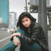 Taufik mengaku awalnya dia juga tak mengenal Amel yang disebut mirip Nike Ardilla. Dia sendiri memotret Amel secara tak sengaja. Dalam kesehariannya, dia terbiasa memotret dengan gaya street photo orang-orang yang tak dikenal. Taufik dan temannya biasanya hunting foto di sekitar Sudirman dan Dukuh Atas, Jakarta Pusat.  Foto: Dok. Tangkap layar akun TikTok @iamaugustsap.